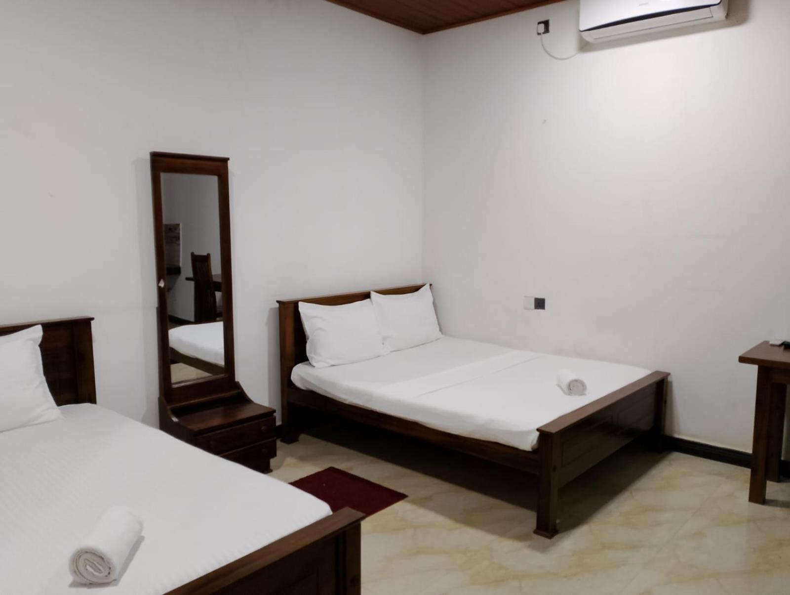Malindu Yala Gate Hotel Tissamaharama Kültér fotó