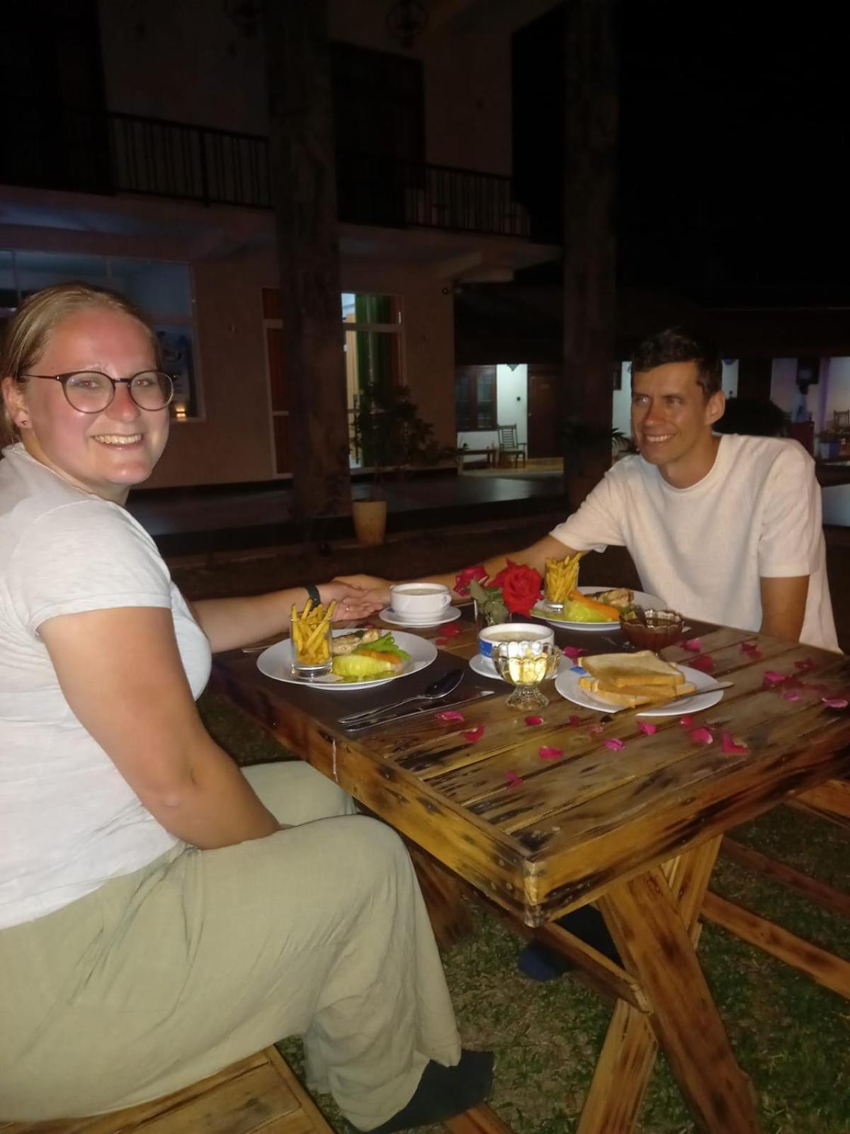 Malindu Yala Gate Hotel Tissamaharama Kültér fotó